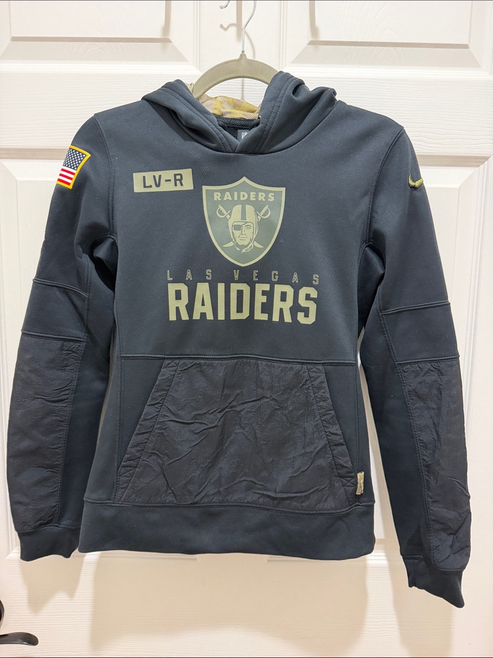 Nike Las Vegas Raiders 2020 Salute to Service Therma-Fit Hoodie Men XS NFL